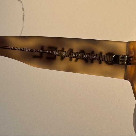 CHANEL Vintage Sunglasses - Picture 3 of 11